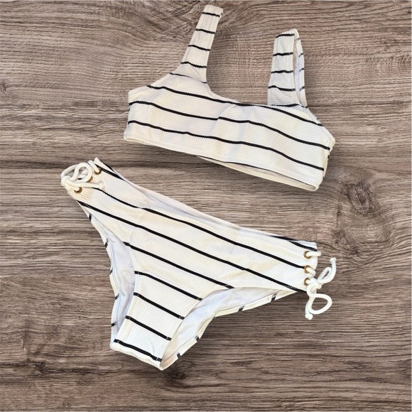 Stylish Striped Bikini Set black and white size  medium - Picture 1 of 7
